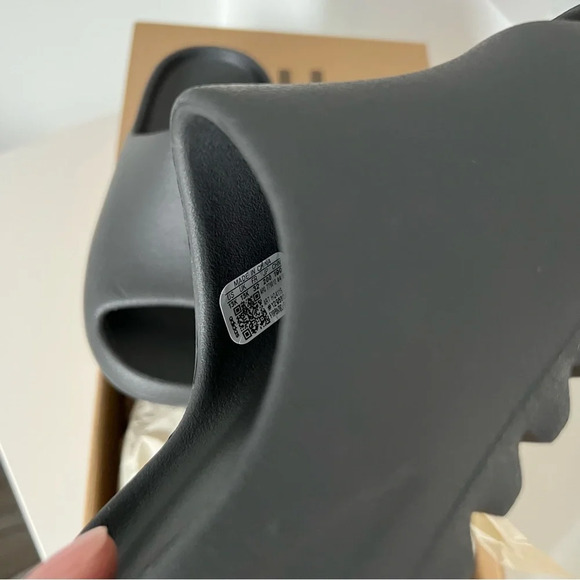 Yeezy Kids Black Slides by Adidas size 13 - Picture 5 of 7